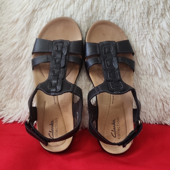 Clarks Laurieann Kay T-strap Slingback Sandals - Picture 2 of 7